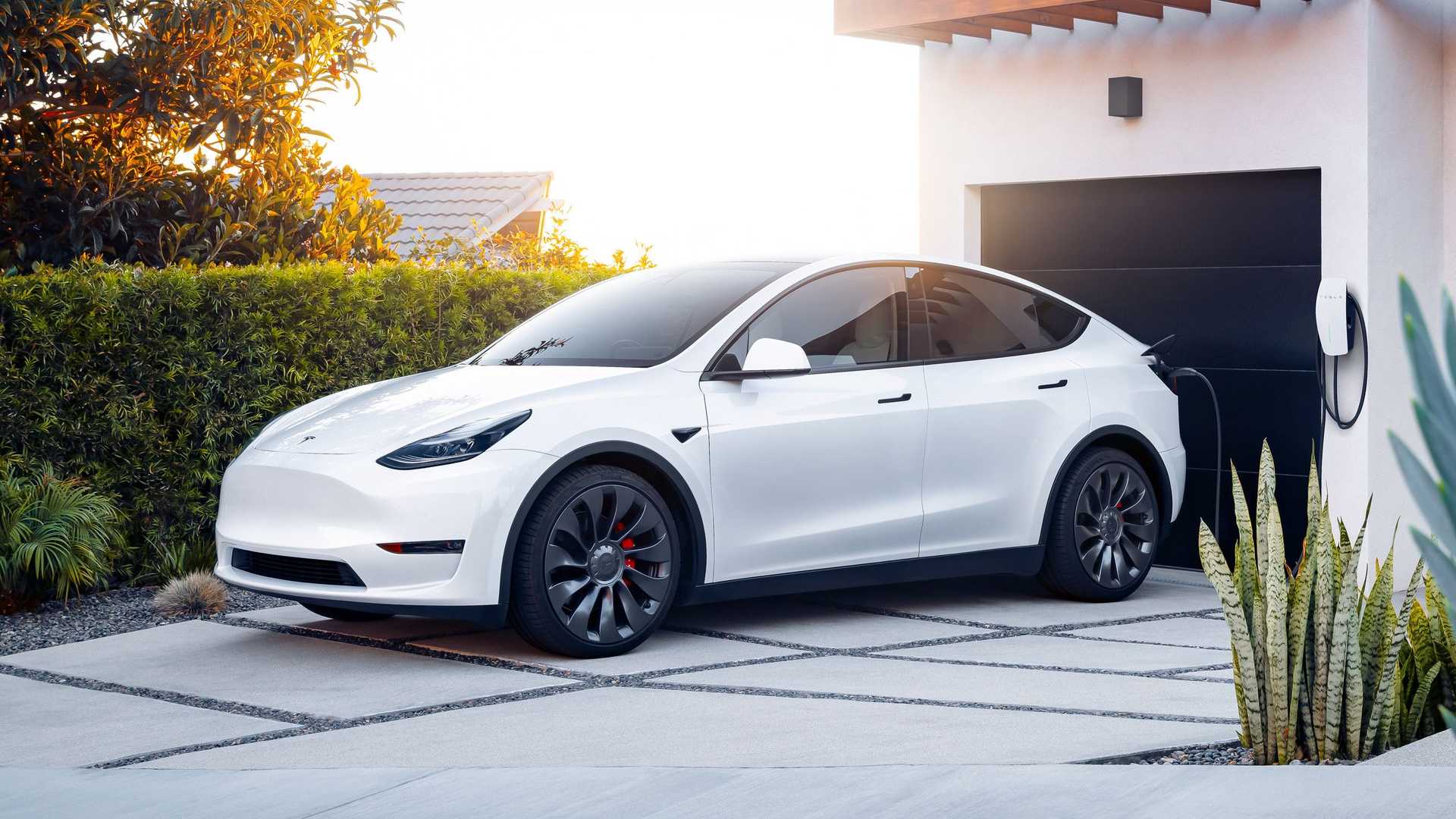 The California New Car Dealers Association (CNCDA) has released its second quarter 2023 California Auto Outlook report, which displayed a record success for Tesla's two best-selling vehicles.
