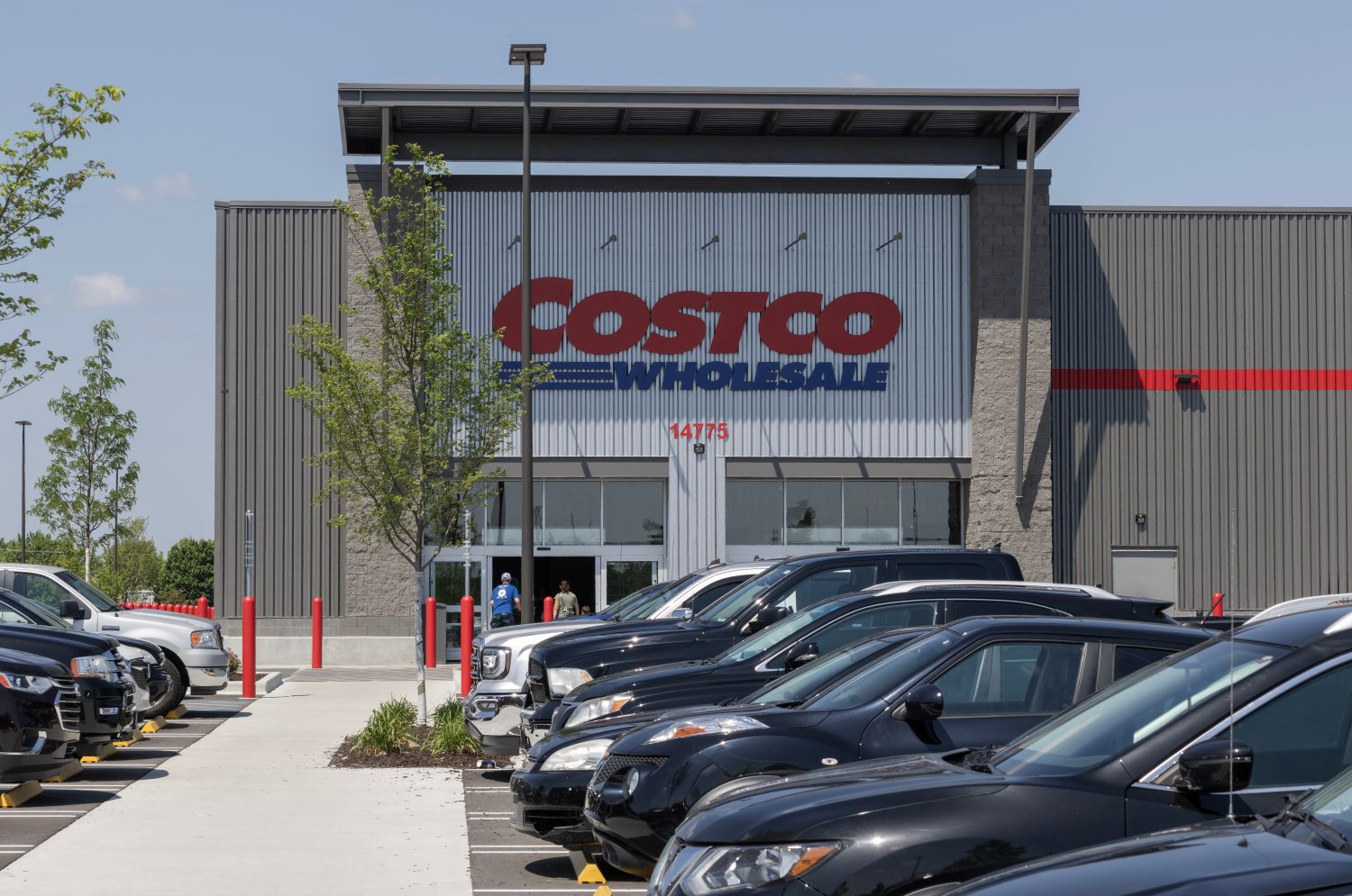 GM is utilizing the Costco Auto Program to expand its reach, especially with mass-market EV models like the Chevy Equinox and Blazer EVs.