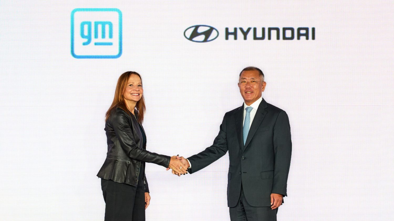 Hyundai is negotiating with GM to supply commercial EVs, aiming to strengthen its position as consumer demand weakens.