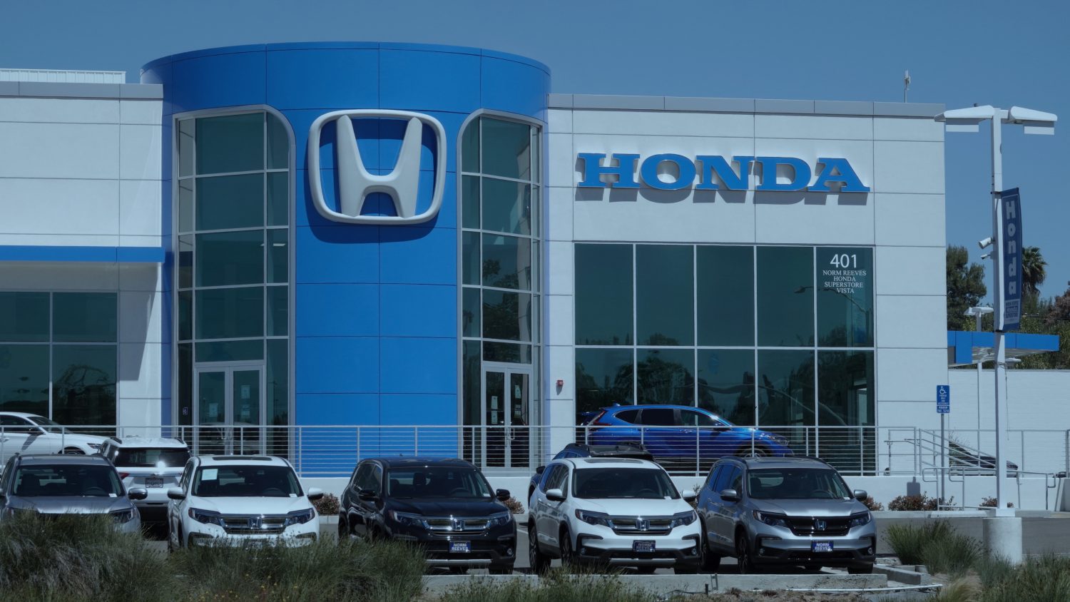 Honda and Acura recall 294,612 vehicles due to engine stalling risk and 9,221 MDXs for rearview camera display issues.