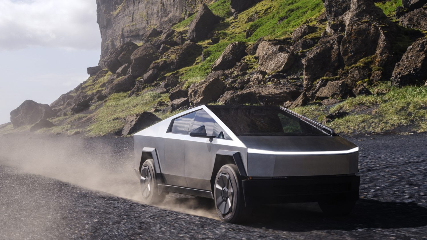 To combat diminishing sales, Tesla will offer the Cybertruck for leasing starting at $749 per month and boosting incentives.