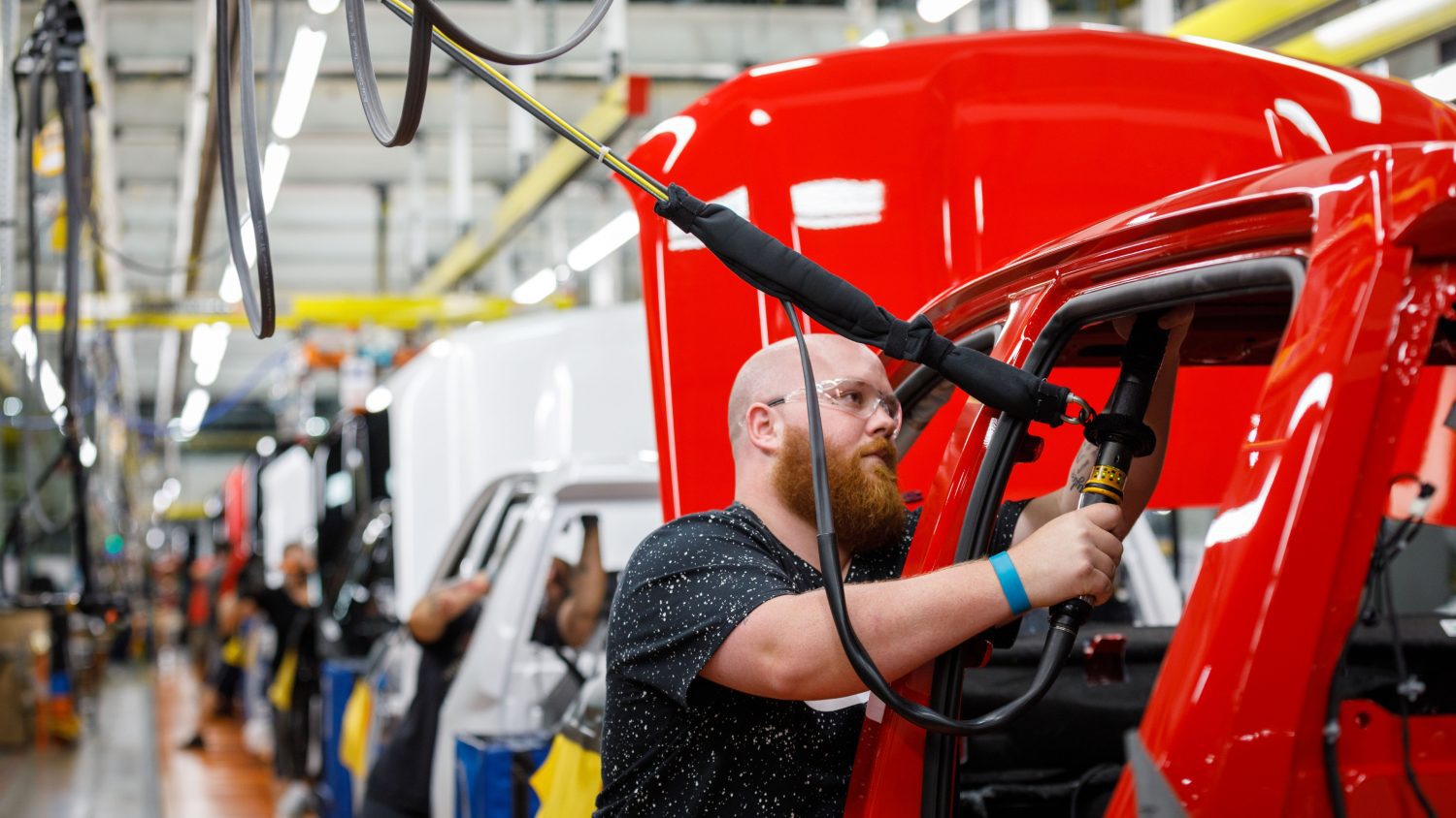 Trump’s auto tariffs pressure automakers to shift U.S. production, but plant capacity and costs complicate the path forward.