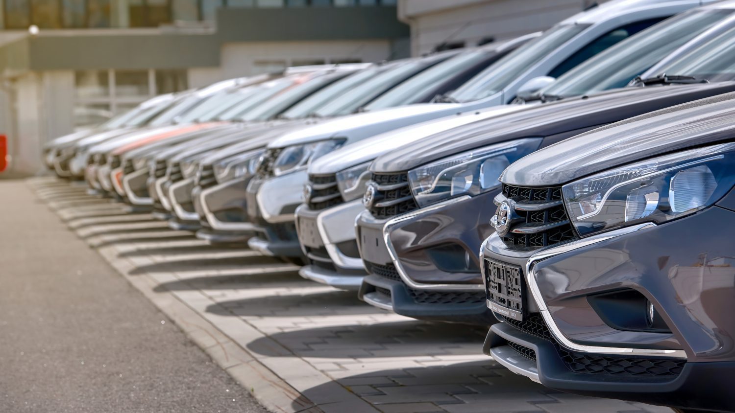 Wholesale used-vehicle prices dipped in early May as April’s gains cooled and market conditions returned to seasonal norms.