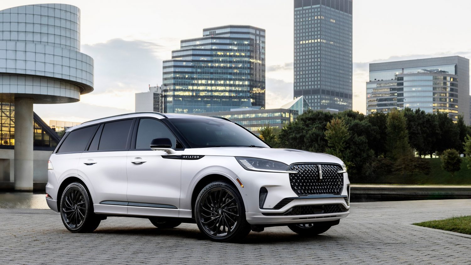 Ford recalls 133K Lincoln Aviator SUVs