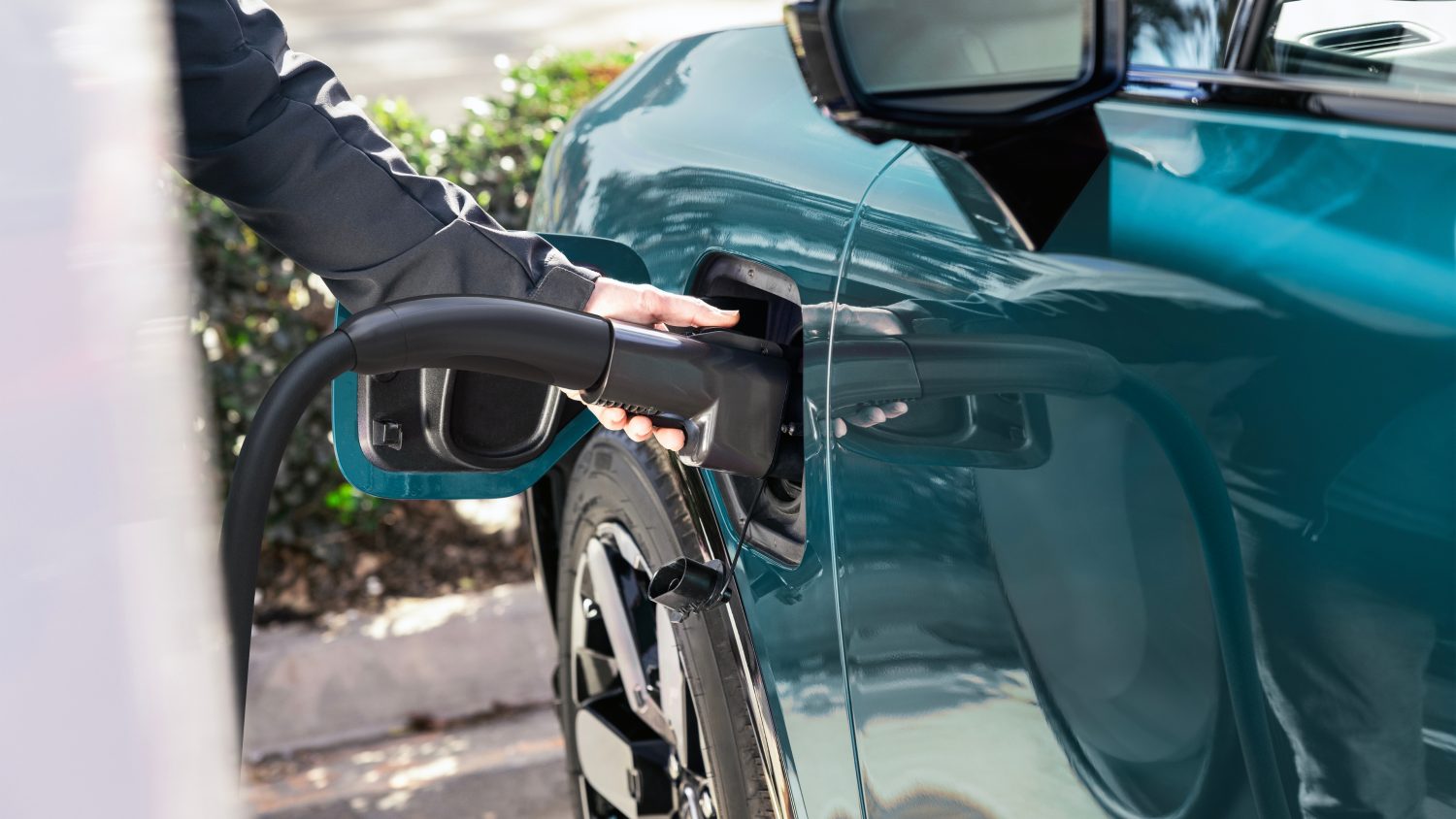 Honda Prologue and Acura ZDX EV owners can now charge at Tesla Superchargers