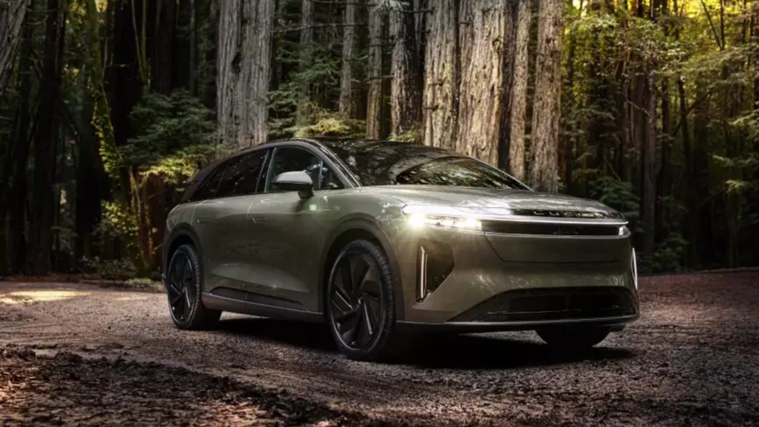 Lucid Motors offers a $7,500 lease credit through the end of the year to keep Gravity SUV buyers engaged and committed.