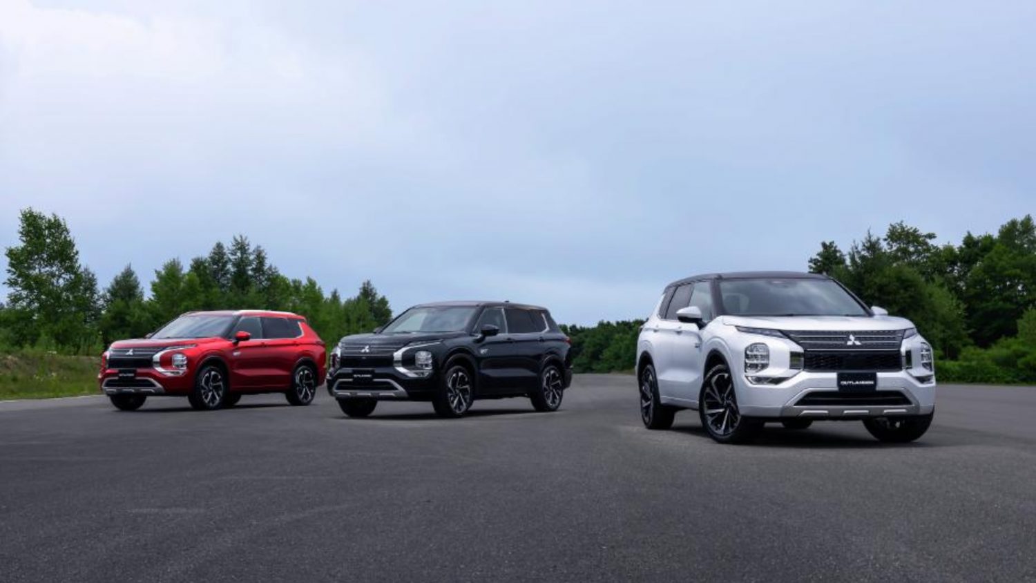 Mitsubishi Motors is recalling over 91K vehicles due to a defect that could cause the rear lift gate to fall unexpectedly.