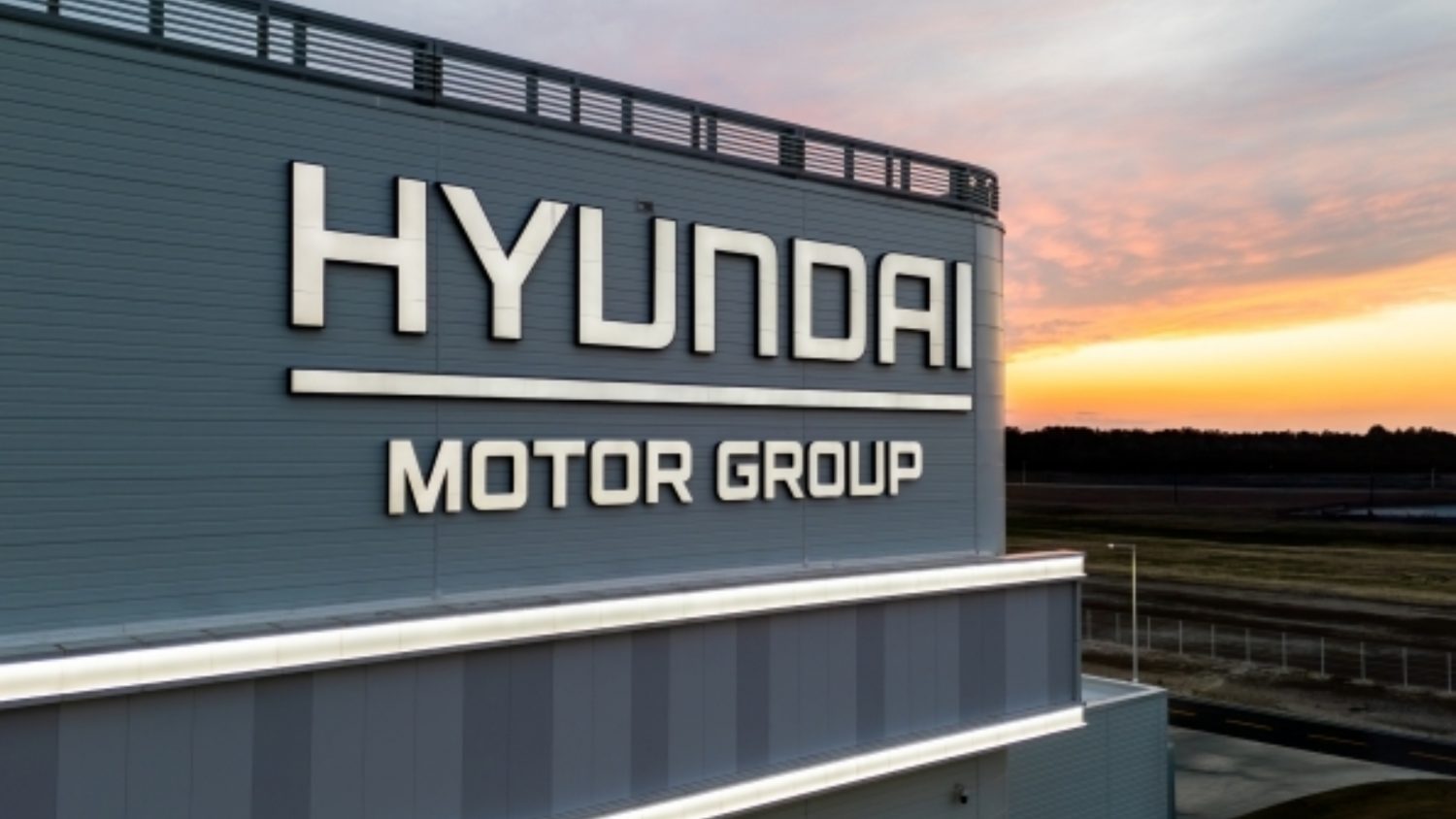 ICE raids Hyundai’s Georgia EV site, halting battery plant construction and detaining 450 workers; EV production continues.