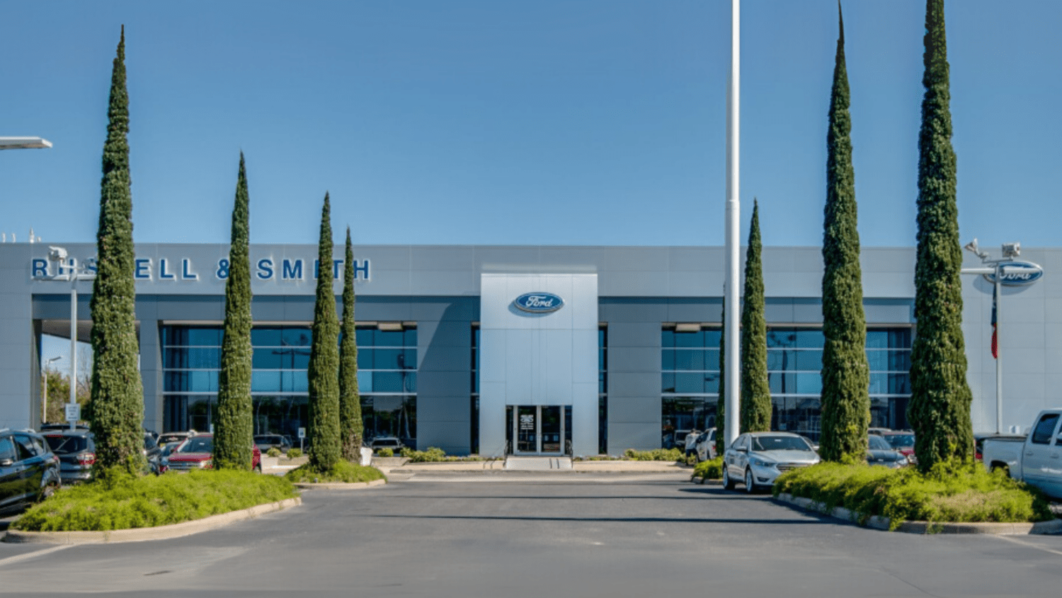 Doggett Automotive acquires Russell & Smith Ford and Honda in Houston, rebranding the dealerships under the Doggett name.