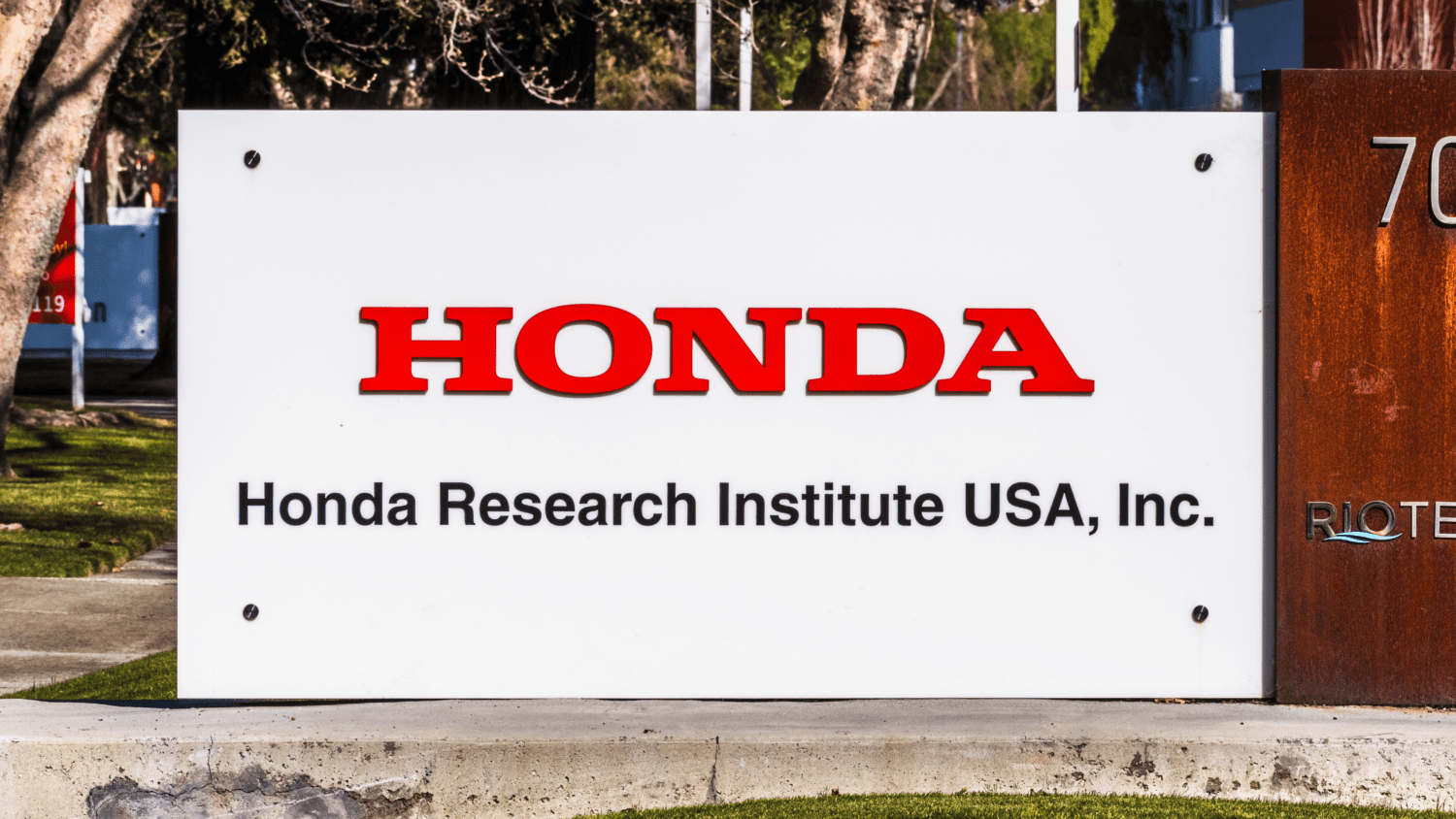 Honda Research Institute invests $2.6M to expand research in Ohio with a new Advanced Materials Science Lab at OSU.