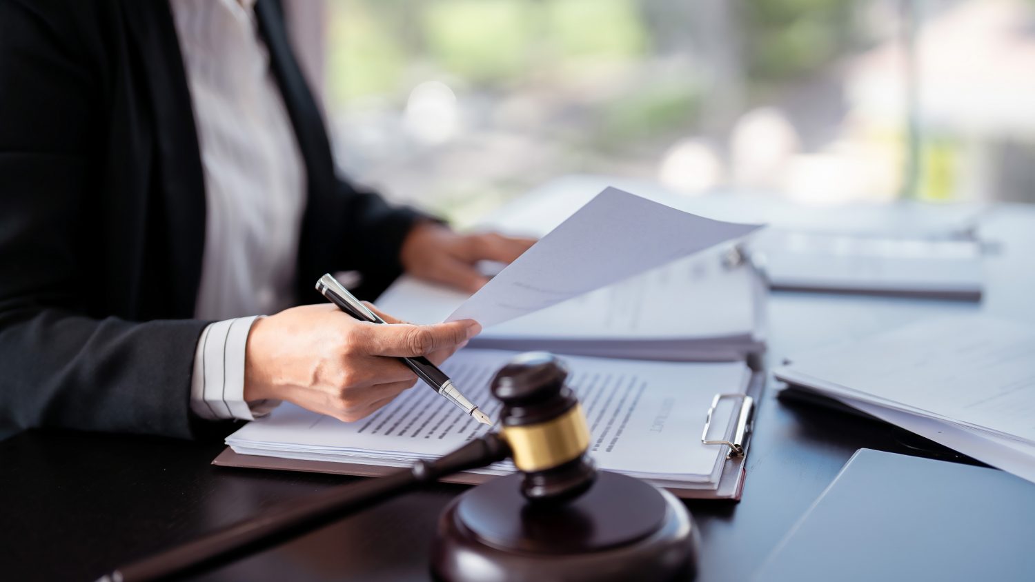 CARB sues four major truck makers for allegedly violating California’s 2023 Clean Truck Partnership agreement.