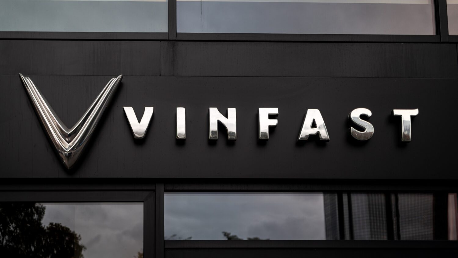 VinFast closes U.S. dealerships as inventory shrinks, EV incentives expire, and the automaker accelerates investment across Asia.