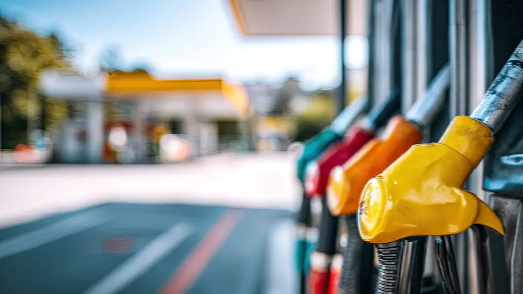 Washington lowers gas prices, summer blend